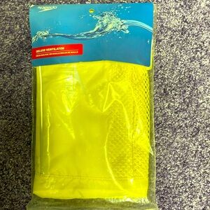 Speedo yellow mesh swim bag. NWT